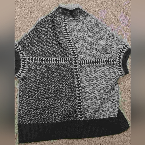 Angel of the North knit sweater. - Picture 4 of 7